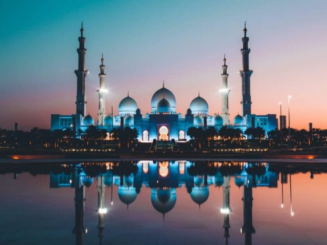 Vackra landskap i Abu Dhabi, särskilt vid solnedgången