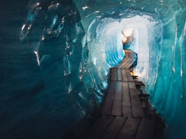 Hisnande glaciärer i Schweiz bör du besöka